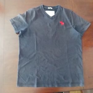 Tee shirt.